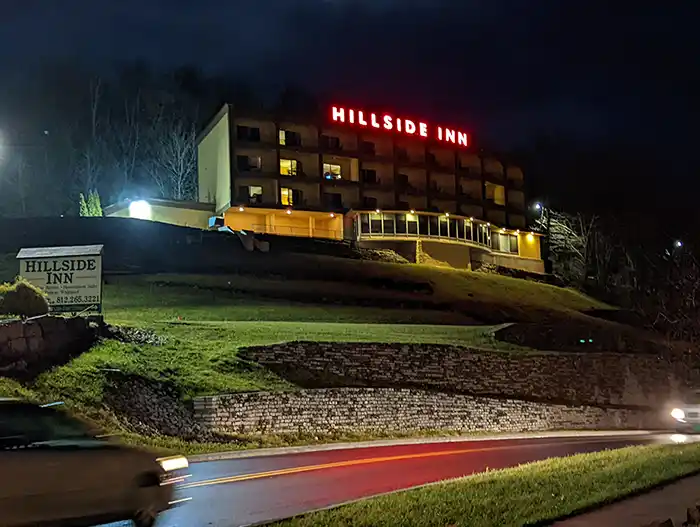 Hotels near Clifty Falls State Park